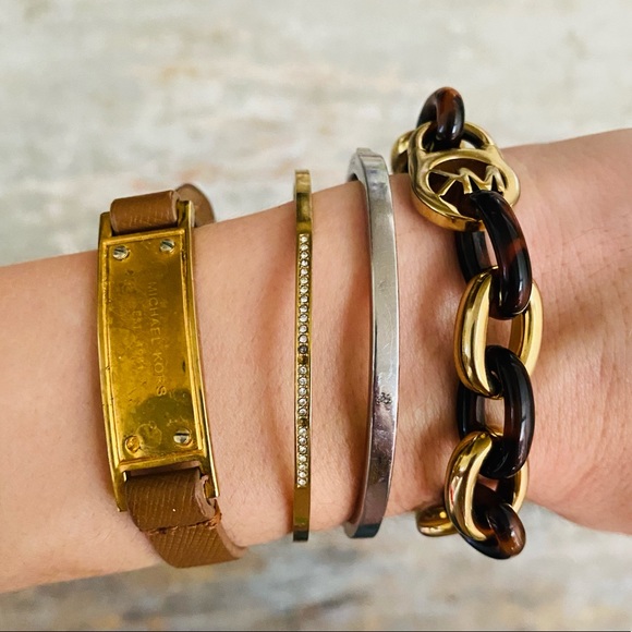 ♥️ Michael Kors ♥️ Gold & Tan Logo Bracelet - Picture 9 of 9